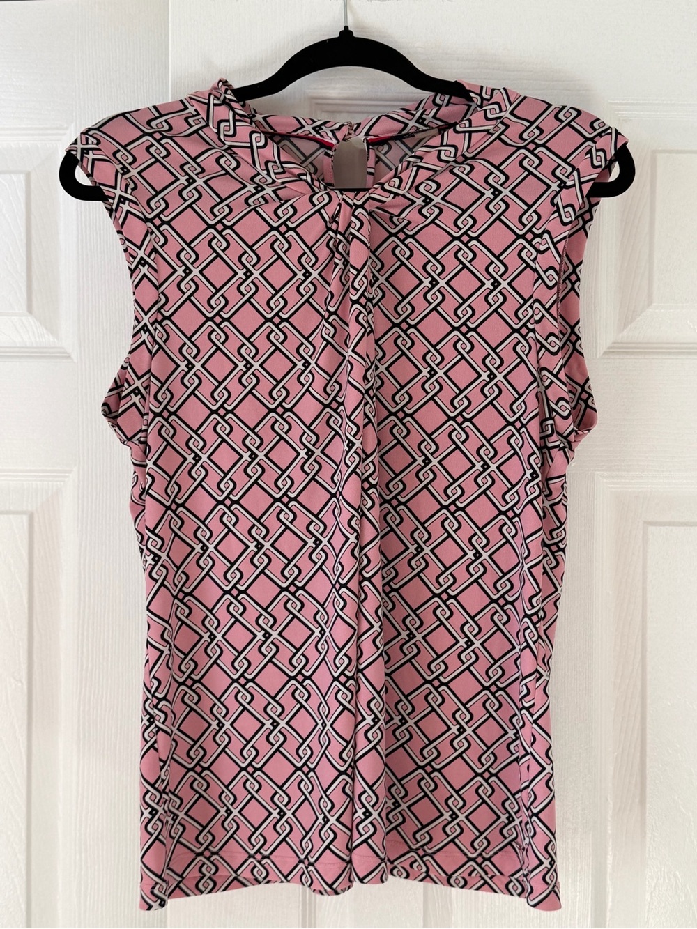 ⭐️FREE SHIPPING⭐️ Tommy Hilfiger Pink Geometric Twist Knot Sleeveless Top